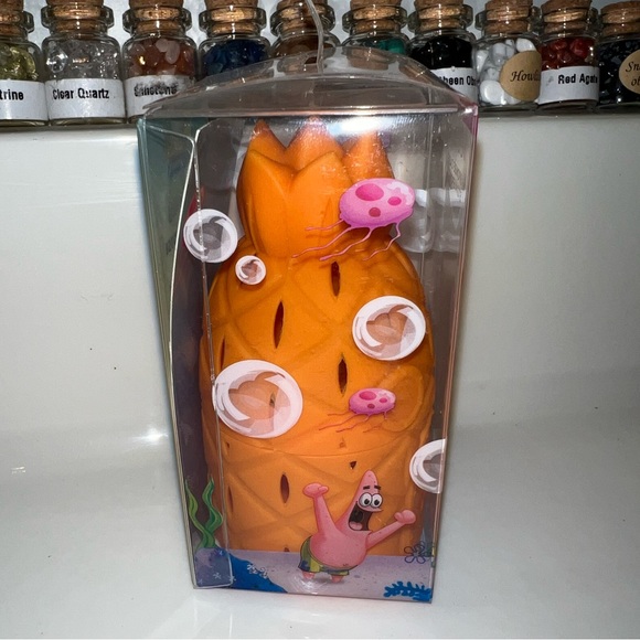 $6 SpongeBob makeup Sponge Holder. New in box. $6 if bundled - Picture 3 of 16